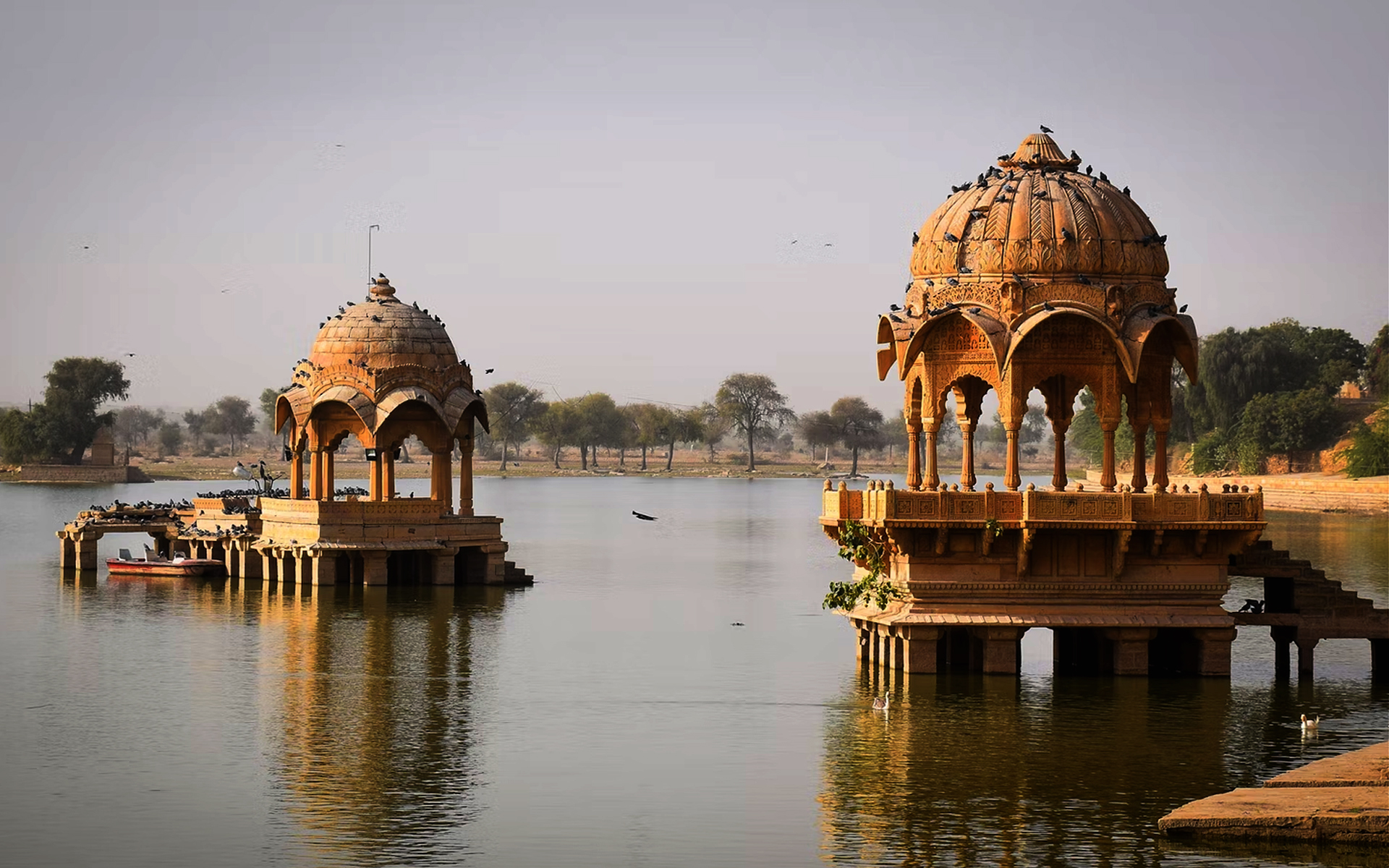 Gadisar Lake